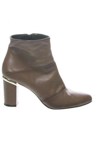 Дамски боти Unbranded, Размер 40, Цвят Бежов, Цена 49,89 €