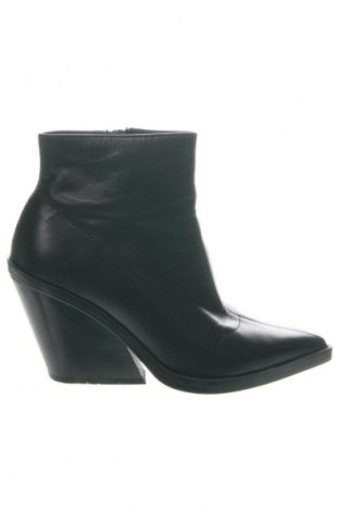 Дамски боти Zara, Размер 37, Цвят Черен, Цена 28,63 €