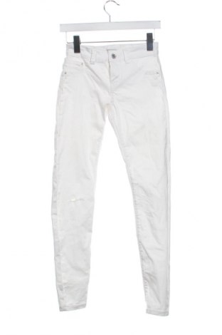Dámske džínsy  Bershka, Veľkosť XS, Farba Biela, Cena  15,00 €