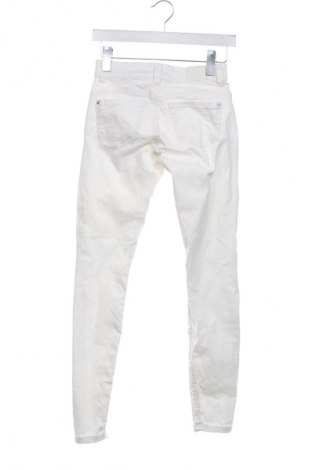 Dámske džínsy  Bershka, Veľkosť XS, Farba Biela, Cena  15,00 €