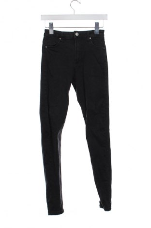 Dámské džíny  Bershka, Velikost XS, Barva Černá, Cena  371,00 Kč