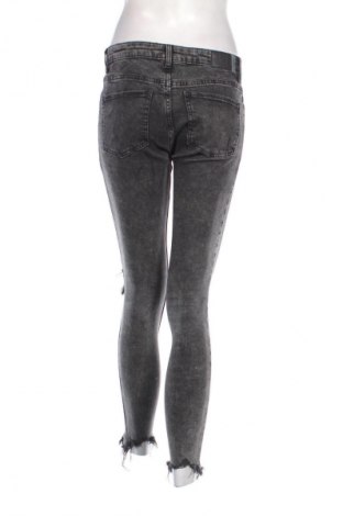 Damskie jeansy Bershka, Rozmiar S, Kolor Szary, Cena 21,99 zł