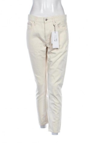 Blugi de femei Calvin Klein Jeans, Mărime M, Culoare Bej, Preț 183,99 Lei