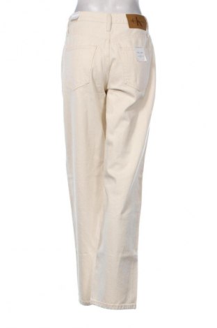 Damskie jeansy Calvin Klein Jeans, Rozmiar M, Kolor Biały, Cena 589,99 zł