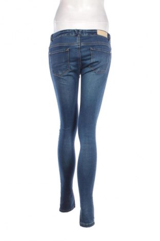 Damskie jeansy Femestage, Rozmiar M, Kolor Niebieski, Cena 35,87 zł