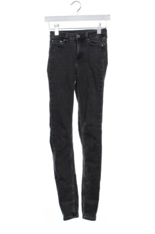 Damskie jeansy Weekday, Rozmiar XS, Kolor Czarny, Cena 21,99 zł