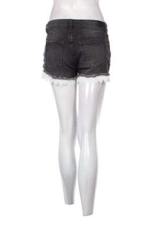 Γυναικείο κοντό παντελόνι Amisu, Μέγεθος M, Χρώμα Μαύρο, Τιμή 5,99 €