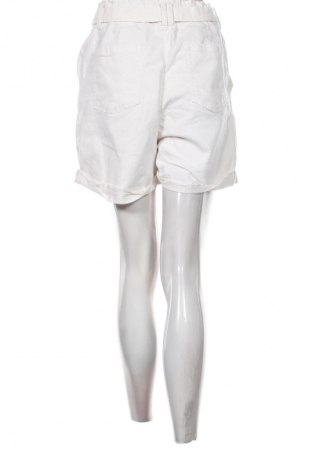 Damskie szorty Beloved, Rozmiar M, Kolor Biały, Cena 20,99 zł