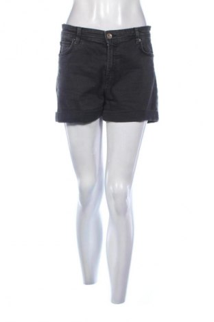 Női rövidnadrág Bershka, Méret M, Szín Fekete, Ár 4 179 Ft