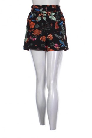 Γυναικείο κοντό παντελόνι Cropp, Μέγεθος S, Χρώμα Πολύχρωμο, Τιμή 7,99 €