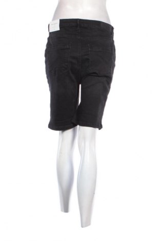 Pantaloni scurți de femei ONLY Carmakoma, Mărime L, Culoare Negru, Preț 58,99 Lei