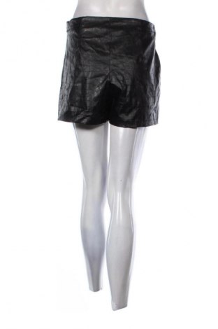 Pantaloni scurți de femei Piazza Italia, Mărime S, Culoare Negru, Preț 11,99 Lei