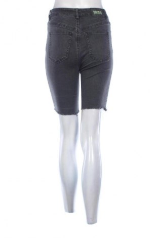 Damskie szorty Pull&Bear, Rozmiar S, Kolor Kolorowy, Cena 20,99 zł