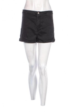 Damskie szorty Pull&Bear, Rozmiar M, Kolor Czarny, Cena 22,99 zł