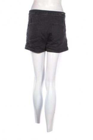 Damskie szorty Pull&Bear, Rozmiar M, Kolor Czarny, Cena 22,99 zł