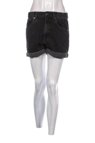 Damskie szorty Pull&Bear, Rozmiar M, Kolor Czarny, Cena 24,99 zł