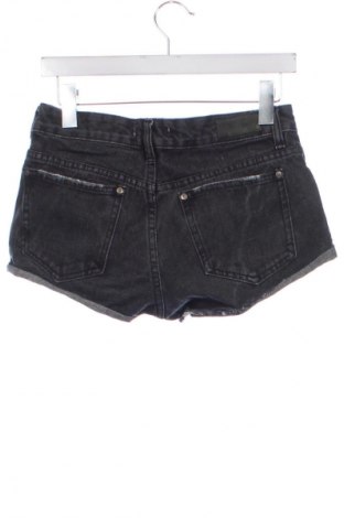 Dámské kraťasy  Pull&Bear, Velikost XS, Barva Šedá, Cena  169,00 Kč