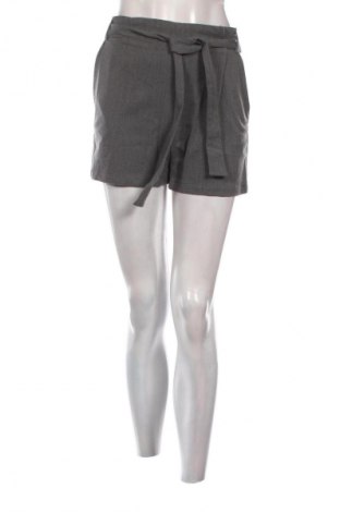 Dámské kraťasy  Pull&Bear, Velikost S, Barva Šedá, Cena  193,00 Kč