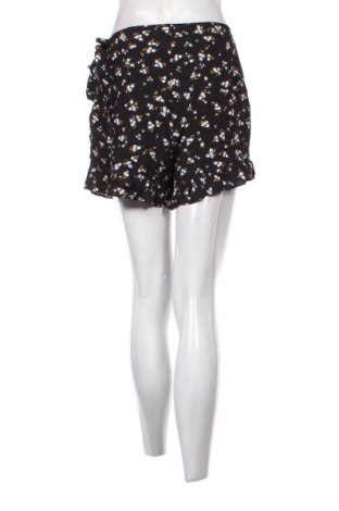 Дамски къс панталон Tommy Jeans, Размер S, Цвят Многоцветен, Цена 10,22 €