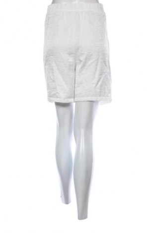 Damen Shorts VILA, Größe M, Farbe Weiß, Preis 3,99 €