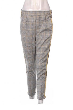 Γυναικείο παντελόνι Bershka, Μέγεθος M, Χρώμα Πολύχρωμο, Τιμή 2,99 €