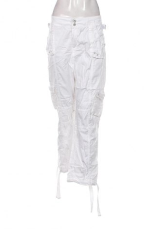 Damenhose Bershka, Größe XL, Farbe Weiß, Preis 3,99 €