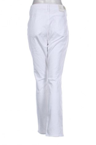 Дамски панталон S.Oliver, Размер XL, Цвят Бял, Цена 23,51 €