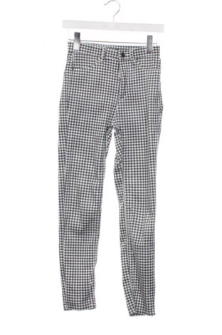 Γυναικείο παντελόνι Stradivarius, Μέγεθος XS, Χρώμα Πολύχρωμο, Τιμή 2,99 €