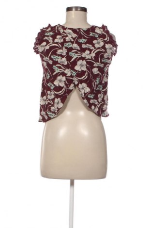 Dámské tilko  Pull&Bear, Velikost S, Barva Vícebarevné, Cena  89,00 Kč