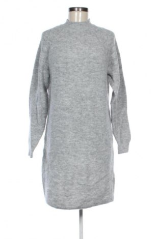 Dámský svetr C&A, Velikost M, Barva Šedá, Cena  209,00 Kč