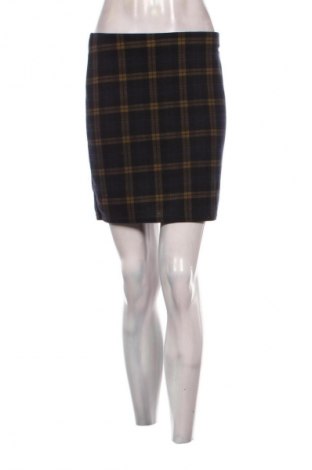 Пола New Look, Размер M, Цвят Многоцветен, Цена 3,06 €