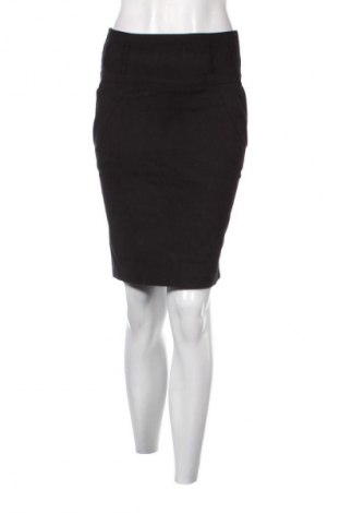 Пола Unbranded, Размер S, Цвят Черен, Цена 2,55 €