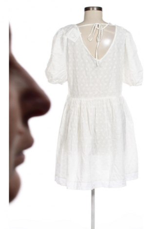 Φόρεμα Beloved, Μέγεθος M, Χρώμα Λευκό, Τιμή 8,99 €