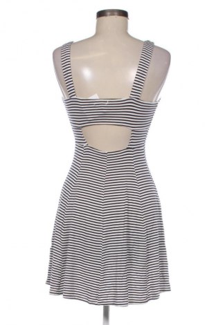 Kleid Bershka, Größe M, Farbe Mehrfarbig, Preis 9,99 €