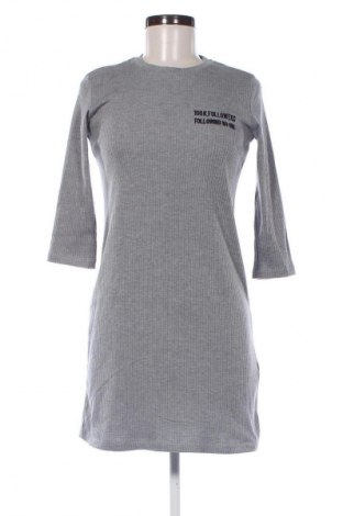 Sukienka Bershka, Rozmiar S, Kolor Szary, Cena 22,99 zł