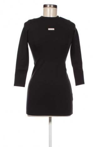 Šaty  Calvin Klein Jeans, Velikost M, Barva Černá, Cena  999,00 Kč