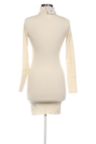 Рокля Calvin Klein Jeans, Размер S, Цвят Екрю, Цена 34,25 €