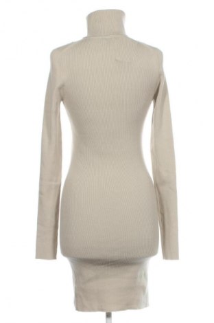 Рокля Calvin Klein Jeans, Размер M, Цвят Бежов, Цена 36,81 €