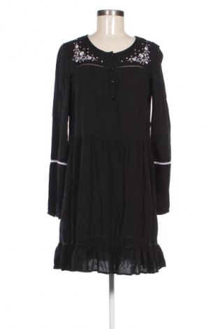 Sukienka Cropp, Rozmiar M, Kolor Czarny, Cena 25,99 zł