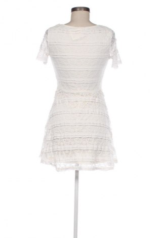 Ruha Forever 21, Méret L, Szín Ekrü
, Ár 1 982 Ft