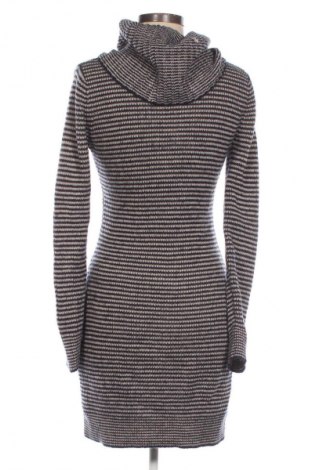 Рокля H&M, Размер M, Цвят Многоцветен, Цена 9,20 €