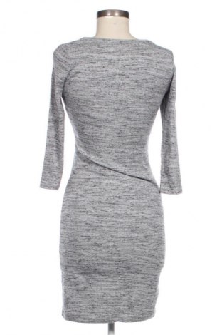 Šaty  H&M L.O.G.G., Velikost M, Barva Šedá, Cena  252,00 Kč