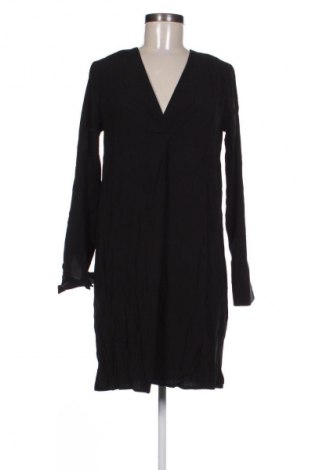 Šaty  Mango, Velikost S, Barva Černá, Cena  564,00 Kč