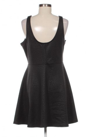 Рокля Monki, Размер L, Цвят Черен, Цена 9,20 €