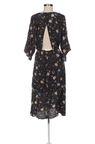 Sukienka Pull&Bear, Rozmiar M, Kolor Kolorowy, Cena 40,99 zł