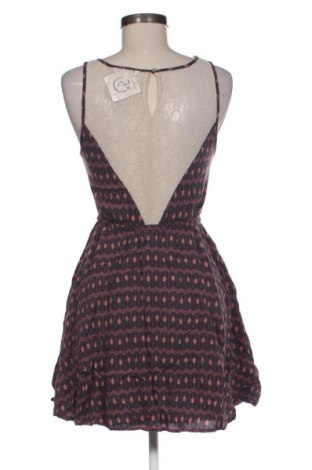 Šaty  Review, Velikost S, Barva Vícebarevné, Cena  199,00 Kč