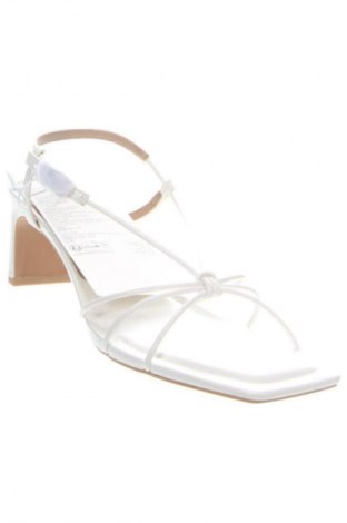 Sandále Amazon Essentials, Veľkosť 41, Farba Biela, Cena  32,95 €