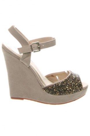 Σανδάλια Bellucci, Μέγεθος 38, Χρώμα Εκρού, Τιμή 23,36 €