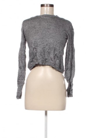 Dámský svetr Bershka, Velikost M, Barva Šedá, Cena  109,00 Kč