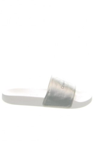Чехли Calvin Klein Jeans, Размер 36, Цвят Сив, Цена 38,85 €, #134066184